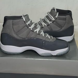 Cool grey 11’s
Size 10.5 Mens
Box included , great condition